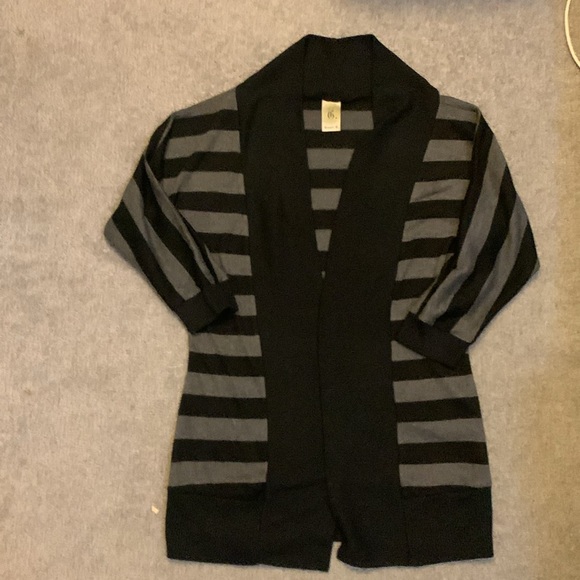 Cardigan with 3/4 sleeves. EUC - Picture 2 of 8